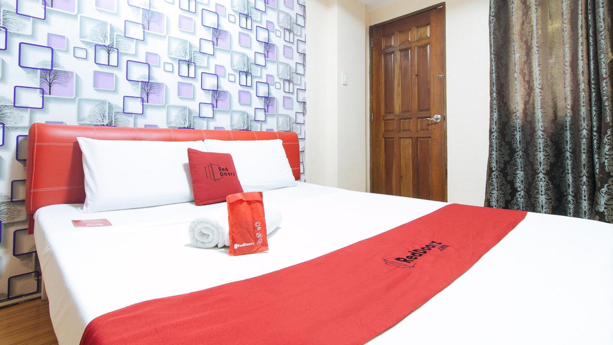 Hotel RedDoorz DBuilders Ph2 Taguig Exterior foto